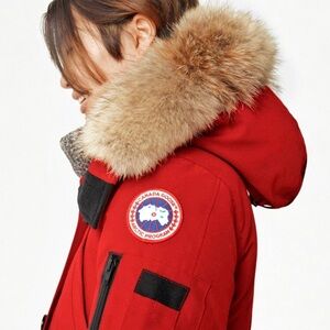 Canada Goose Montebello Parka Heritage Down Parka Winter Coat Outerwear Jacket.